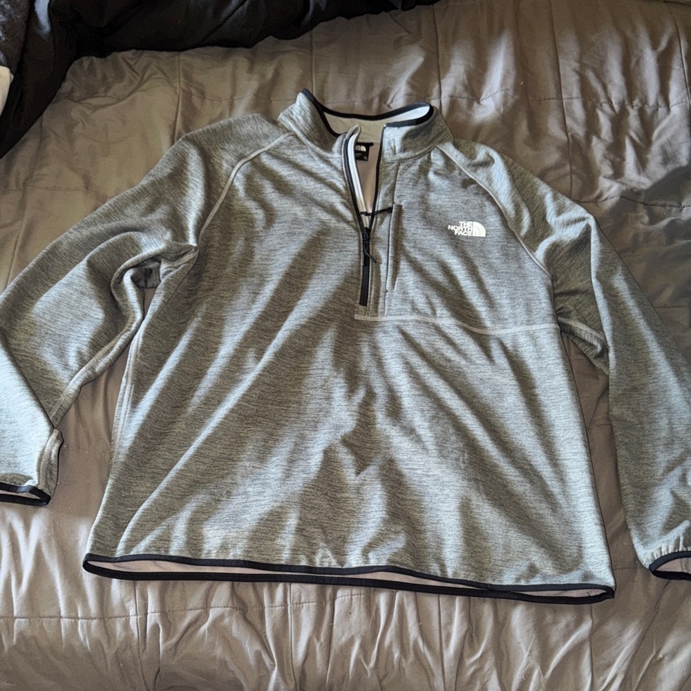 The North Face Men’s Light Gray Zip-Up Fleece Pullover